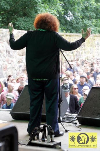 Doreen Shaffer (Jam) with The Magic Touch 19. This Is Ska Festival - Wasserburg, Rosslau 27. Juni 2015 (28).JPG